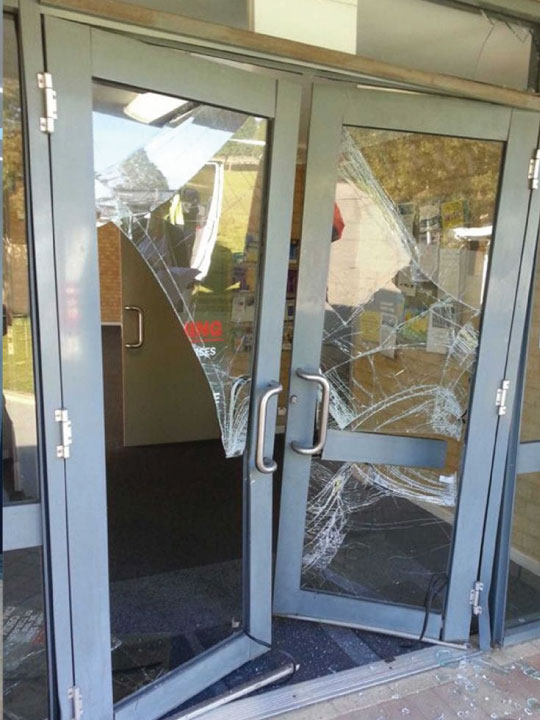 commercial door glass Replacement Mississauga